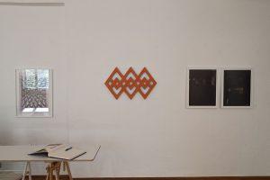 Zwischen Fläche und Raum | Angelika Hoegerl, Katrin Kratzenberg und Charlotte Panowsky in der KVD Galerie Dachau