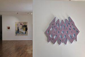 Zwischen Fläche und Raum | Angelika Hoegerl, Katrin Kratzenberg und Charlotte Panowsky in der KVD Galerie Dachau