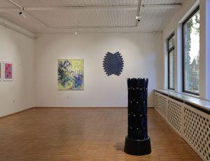 Zwischen Fläche und Raum | Angelika Hoegerl, Katrin Kratzenberg und Charlotte Panowsky in der KVD Galerie Dachau